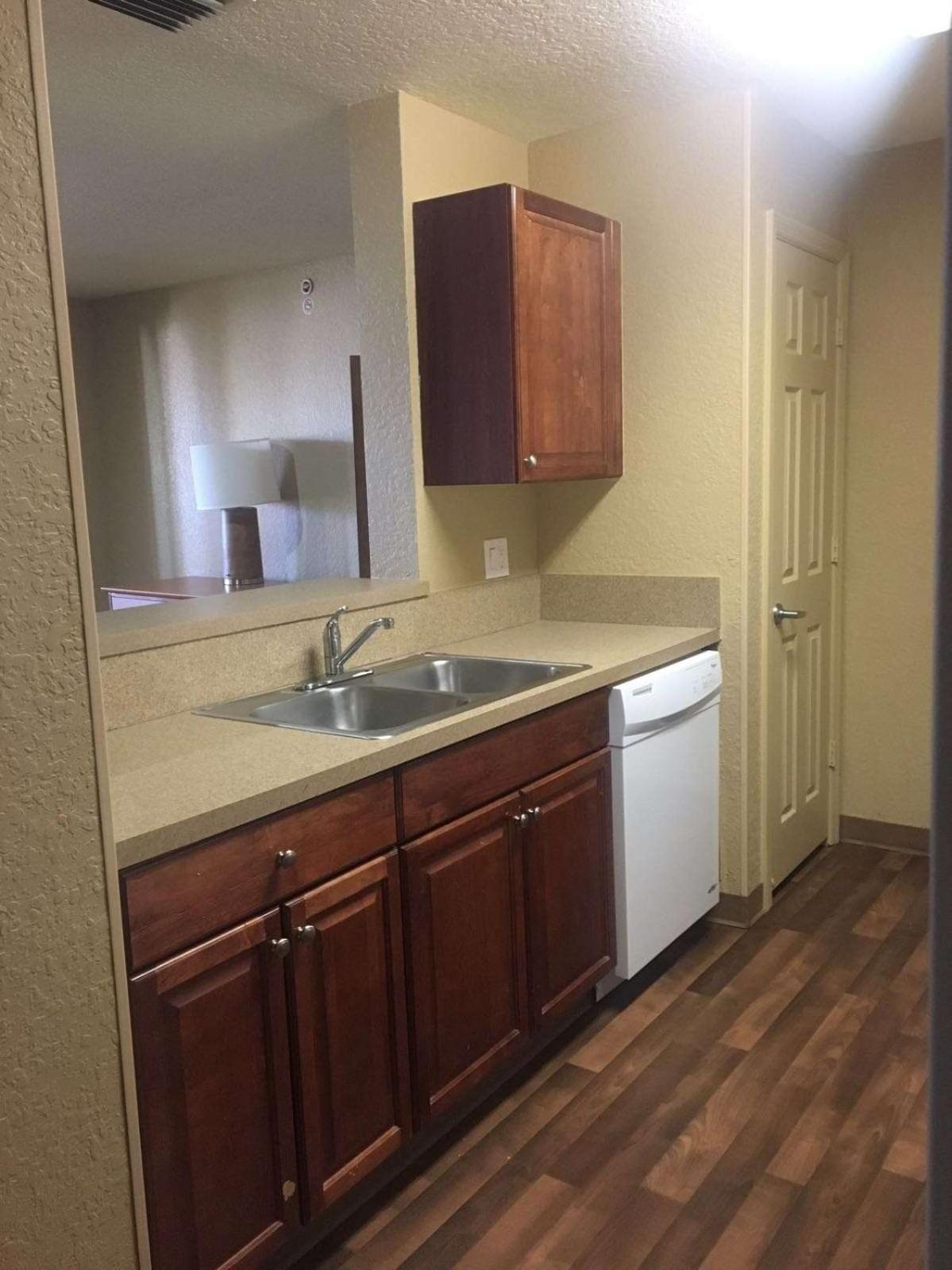Extended Stay America Suites - Jacksonville - Deerwood Park Экстерьер фото